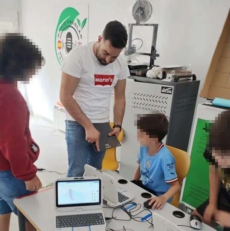 Actividad educativa de diseño e impresión 3D con alumnado